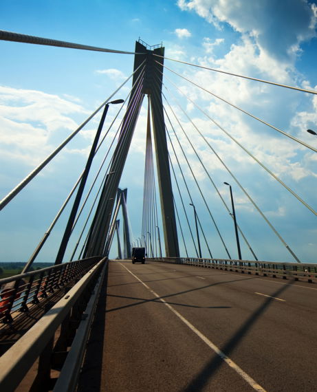 ponte-de-cabo-de-murom-atraves-de-oka.jpg